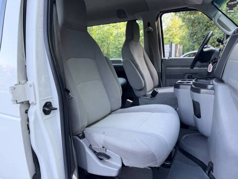 2012 Ford E-Series E-350 SD XLT