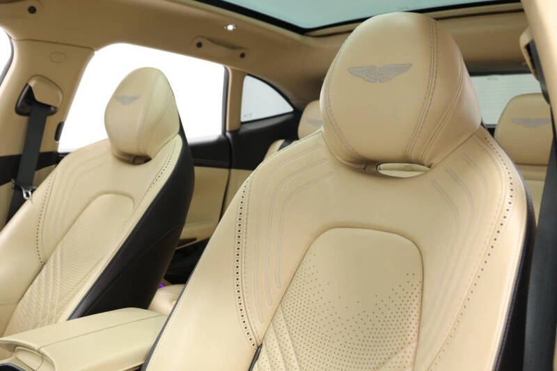 2021 Aston Martin DBX