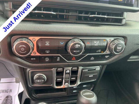 2025 Jeep Gladiator NightHawk