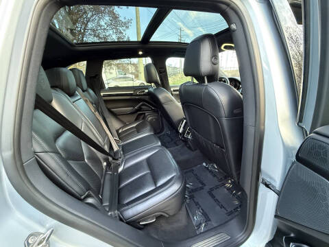 2018 Porsche Cayenne Platinum Edition