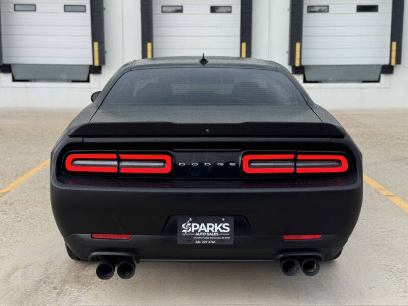 2016 Dodge Challenger 392 HEMI Scat Pack Shaker