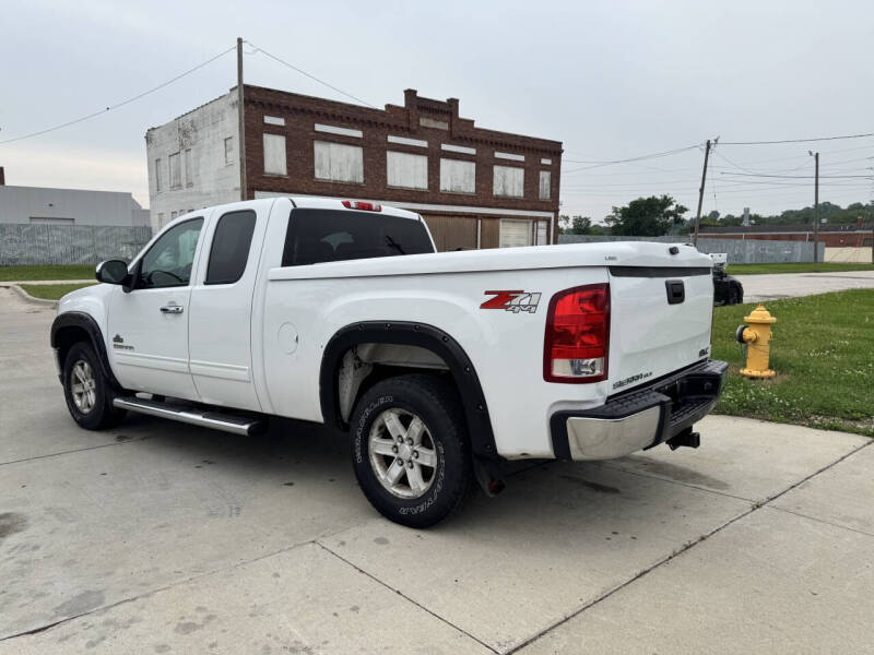 Image 4 of 2013 GMC Sierra 1500 SLE