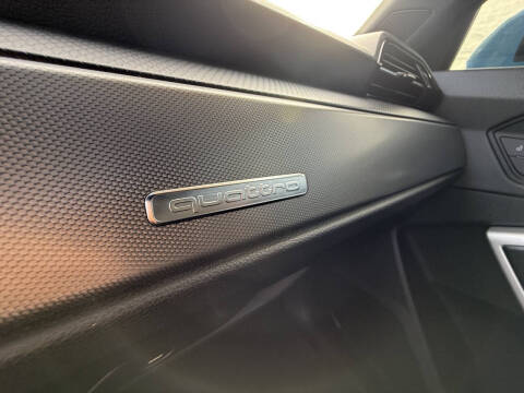 2022 Audi Q3 quattro S line Premium 45 TFSI