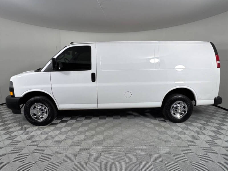 2022 Chevrolet Express 2500