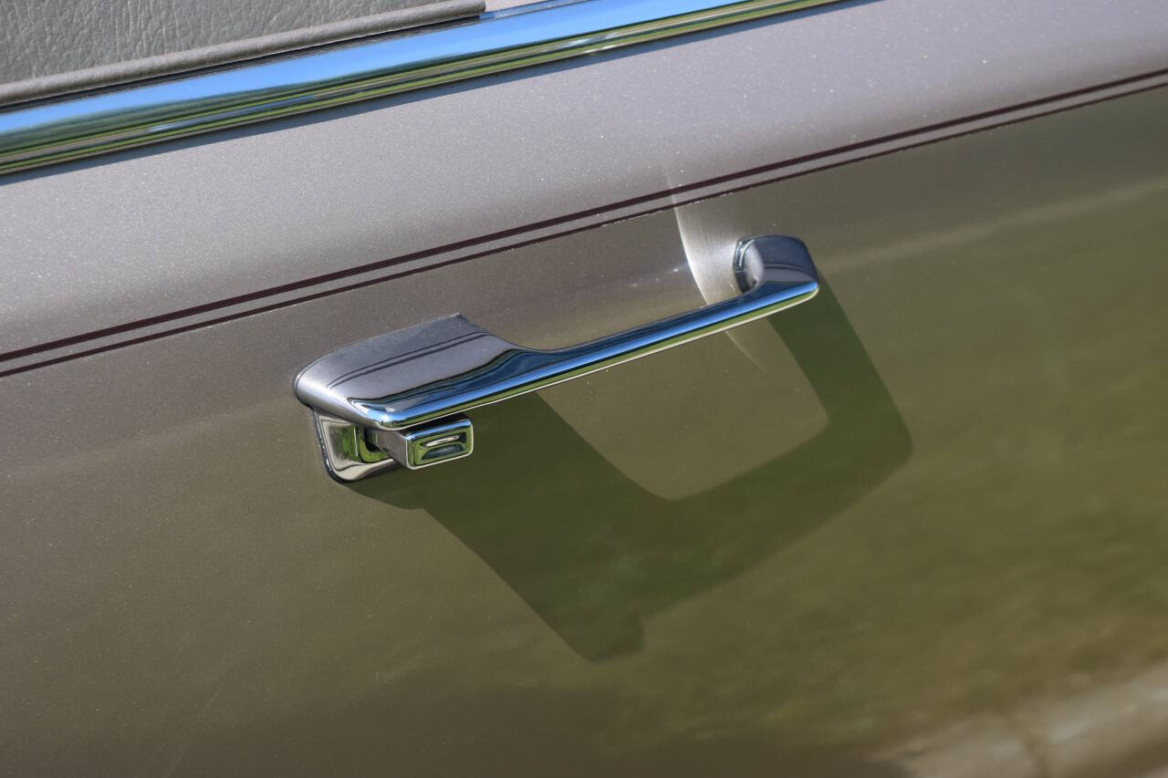1991 Cadillac Brougham 75