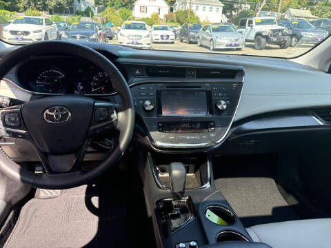 2018 Toyota Avalon Hybrid XLE Premium