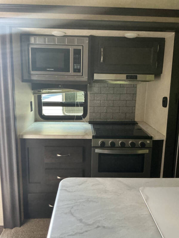 2018 Forest River, Inc. Puma 30RLIS