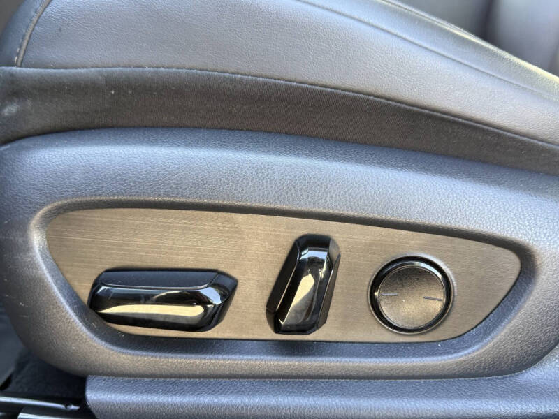 2024 Lexus ES 300h F SPORT Design