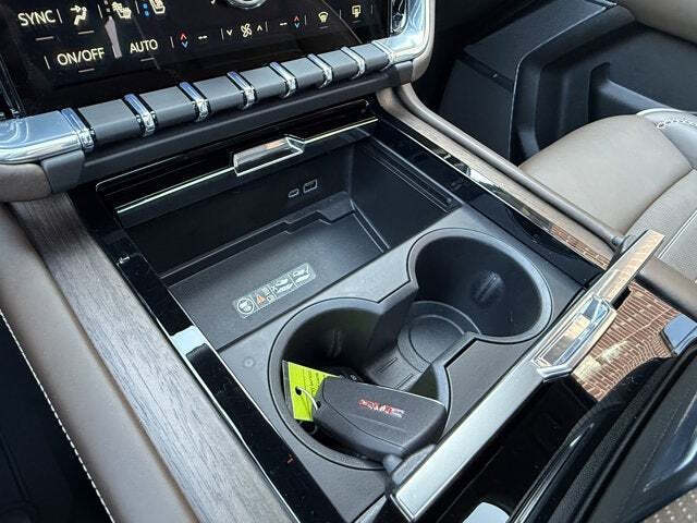 2025 GMC Yukon Denali Ultimate