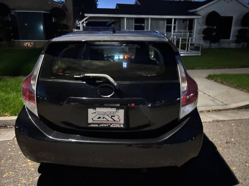 2016 Toyota Prius c One