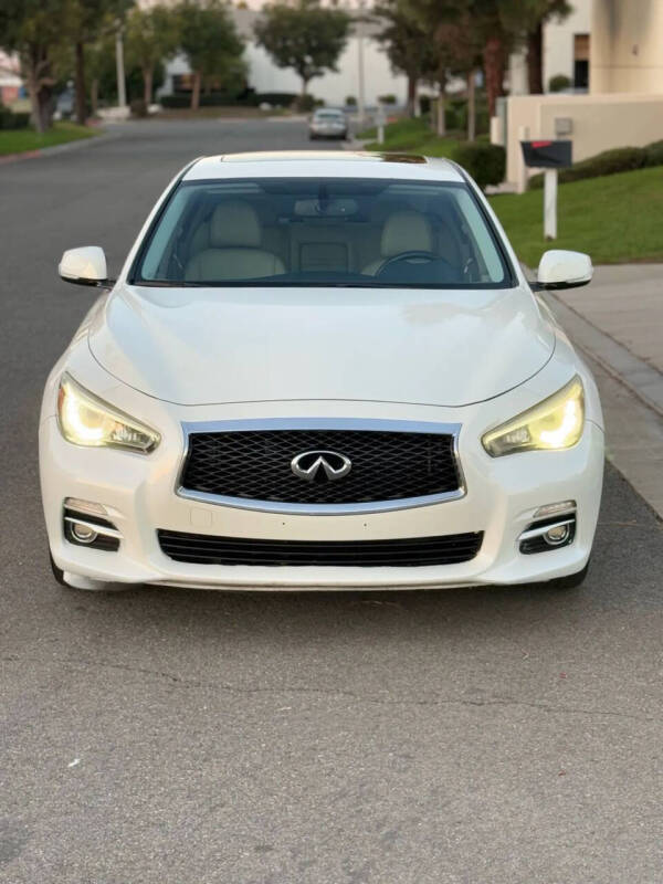 2015 Infiniti Q50 Premium