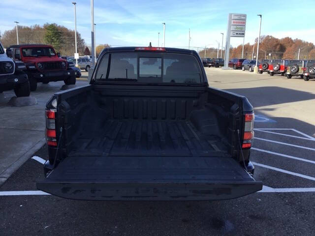 2022 Nissan Frontier SV