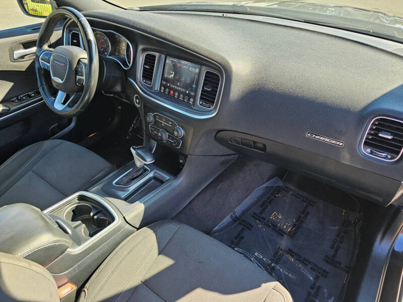 2017 Dodge Charger SXT