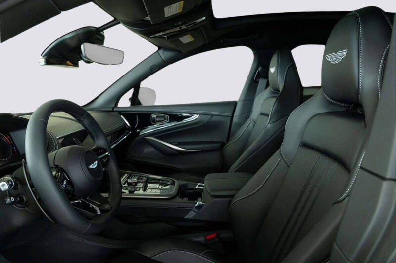 2026 Aston Martin DBX 707