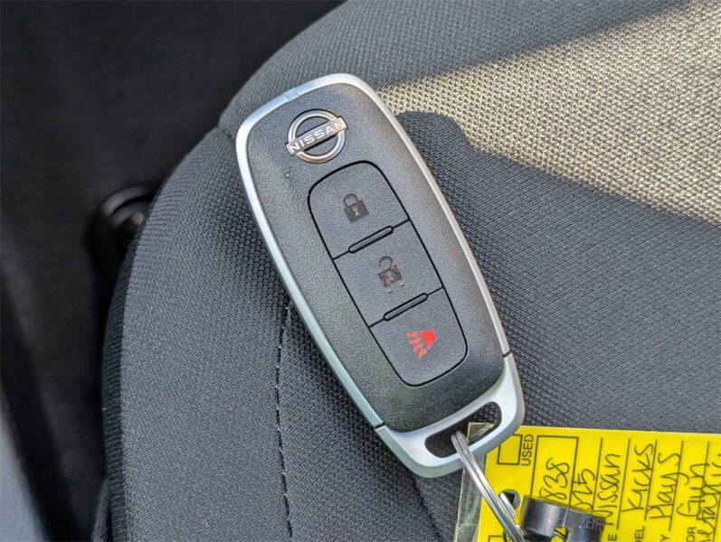 2025 Nissan Kicks Play S