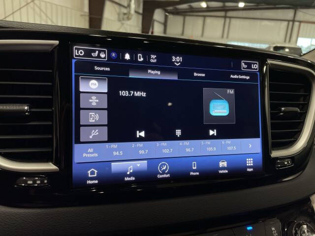 2024 Chrysler Pacifica Touring L