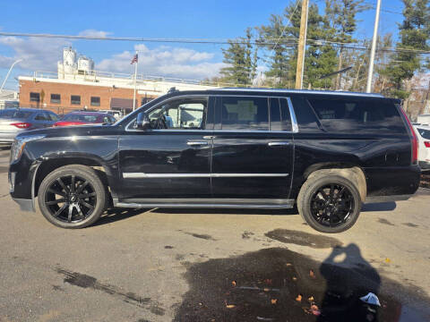 2017 Cadillac Escalade ESV Luxury