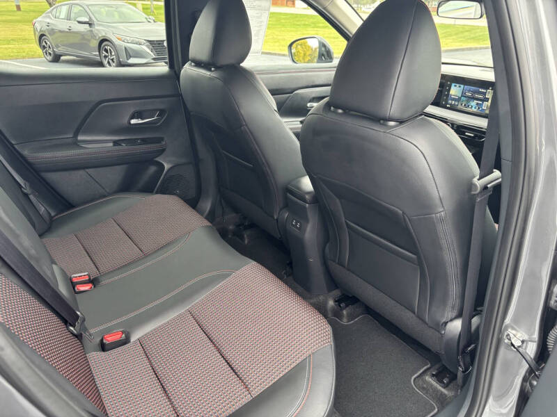 2025 Nissan Kicks SR