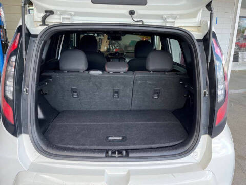 2016 Kia Soul +