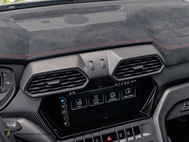 2023 Lamborghini Urus Performante