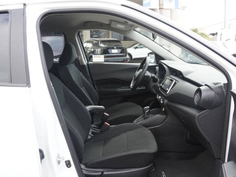 2025 Nissan Kicks Play S