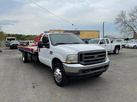 2004 Ford F-550 Super Duty for sale at Virginia Auto Mall in Woodford VA