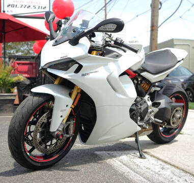 2021 Ducati SuperSport