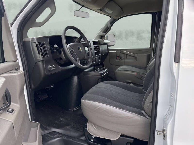 2024 Chevrolet Express 2500