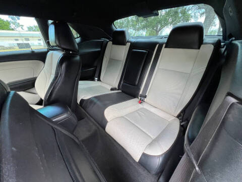 2015 Dodge Challenger SXT Plus