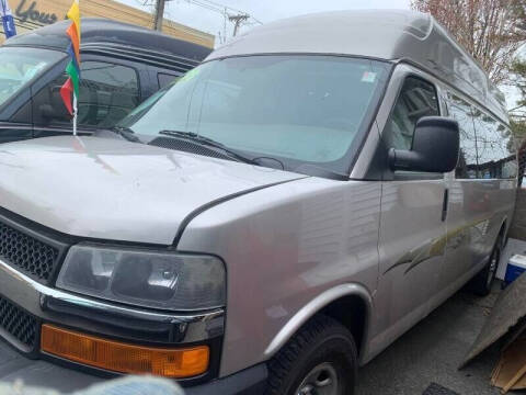 2007 Chevrolet Express Cargo for sale at Drive Deleon in Yonkers NY