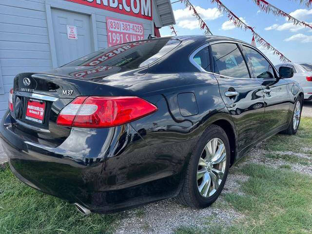 2011 Infiniti M37