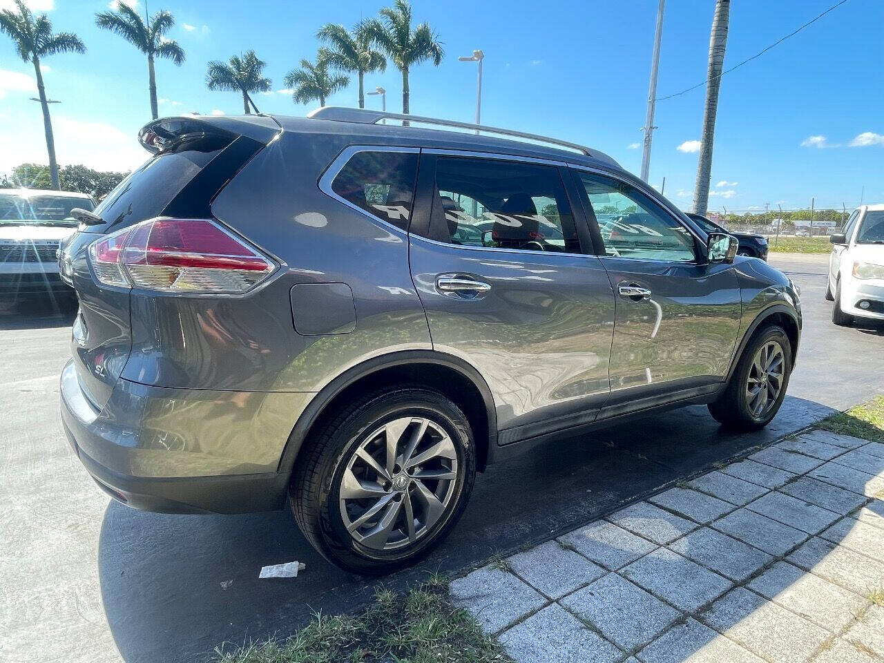 2016 Nissan Rogue  - $13,900
