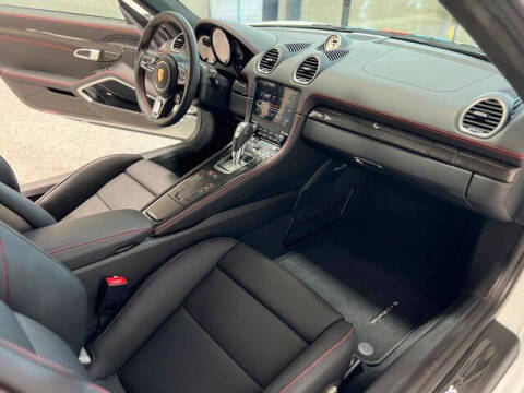 2024 Porsche 718 Cayman GTS 4.0