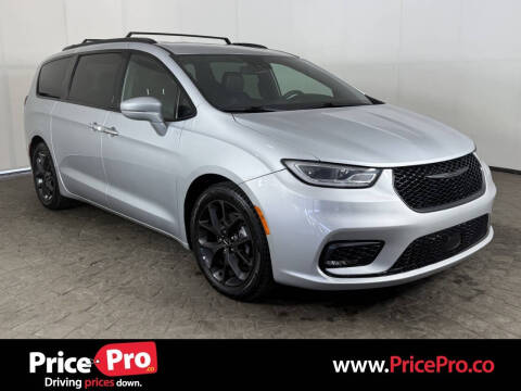2022 Chrysler Pacifica Touring L
