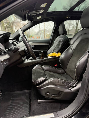 2017 Volvo XC90 T8 eAWD R-Design