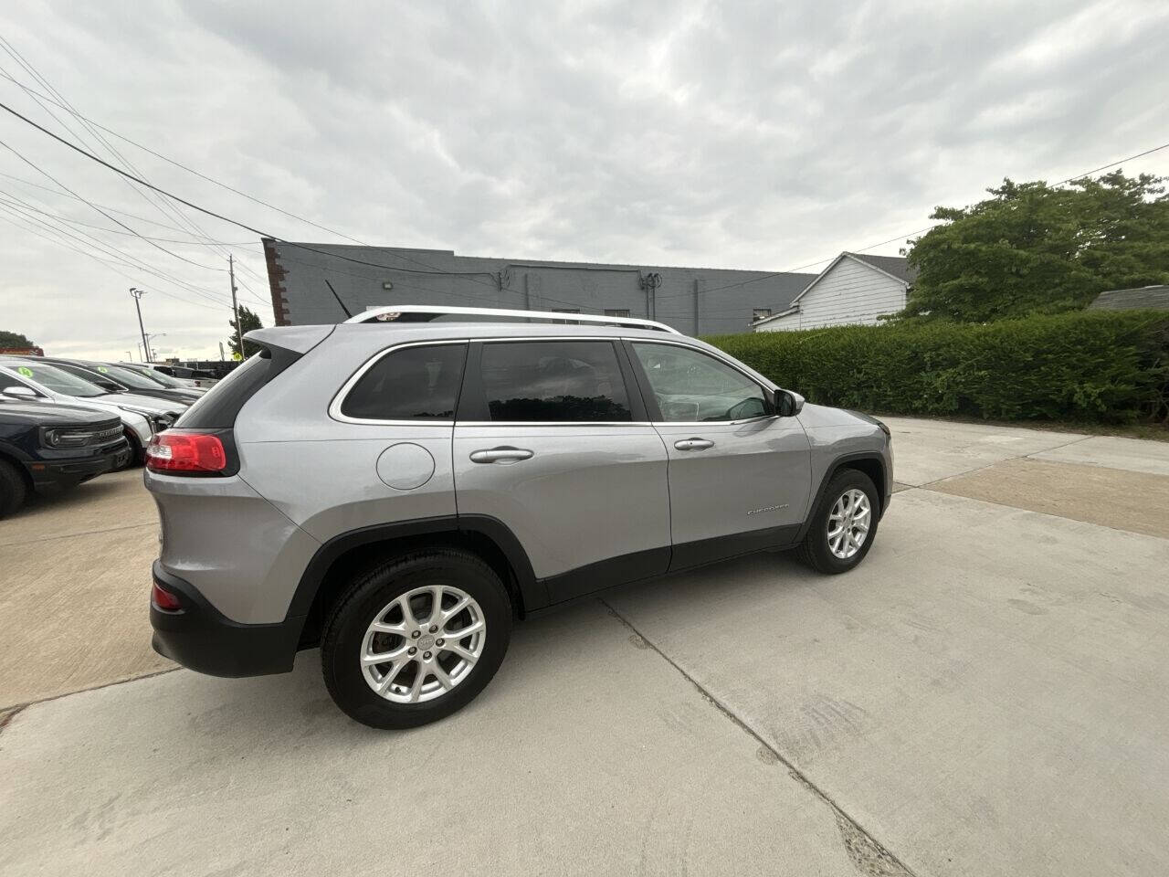 2014 Jeep Cherokee for sale at Joe s Preowned Autos in Moundsville, WV