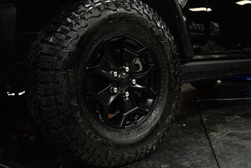 2021 Jeep Gladiator Willys