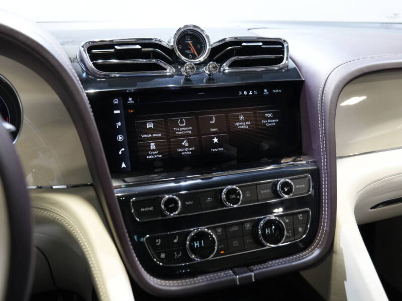 2023 Bentley Bentayga EWB