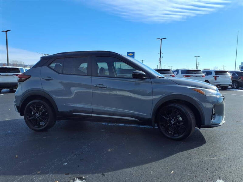 2023 Nissan Kicks SR