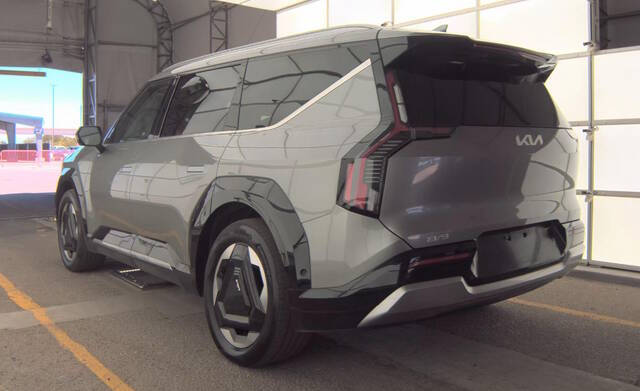 2024 Kia EV9 Land
