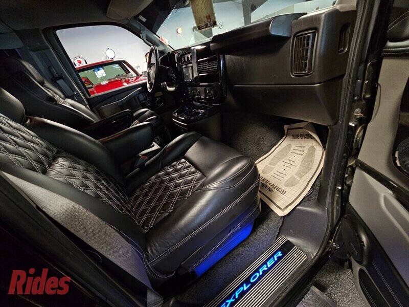 2022 Chevrolet Express 2500