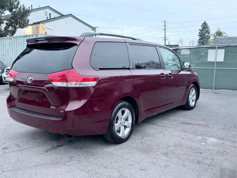 2011 Toyota Sienna
