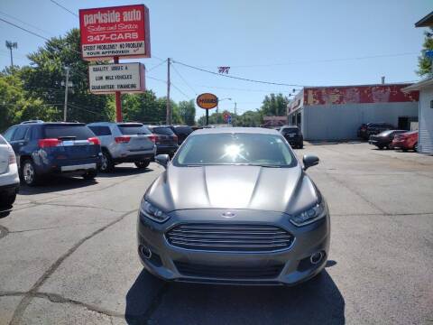 2013 Ford Fusion for sale at Parkside Auto Sales & Service in Pekin IL