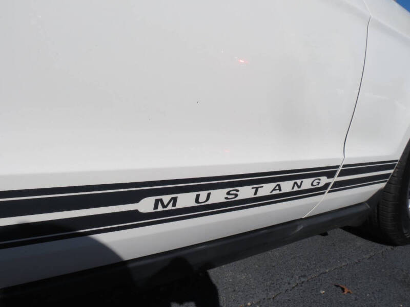 2011 Ford Mustang V6 Premium