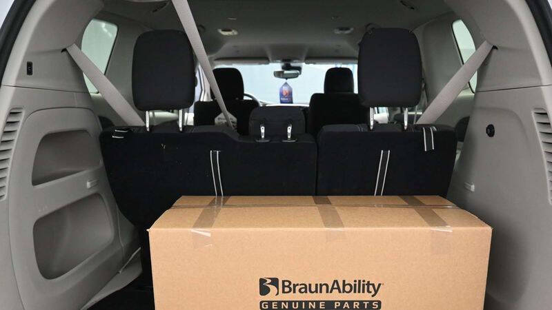2024 Chrysler Voyager LX