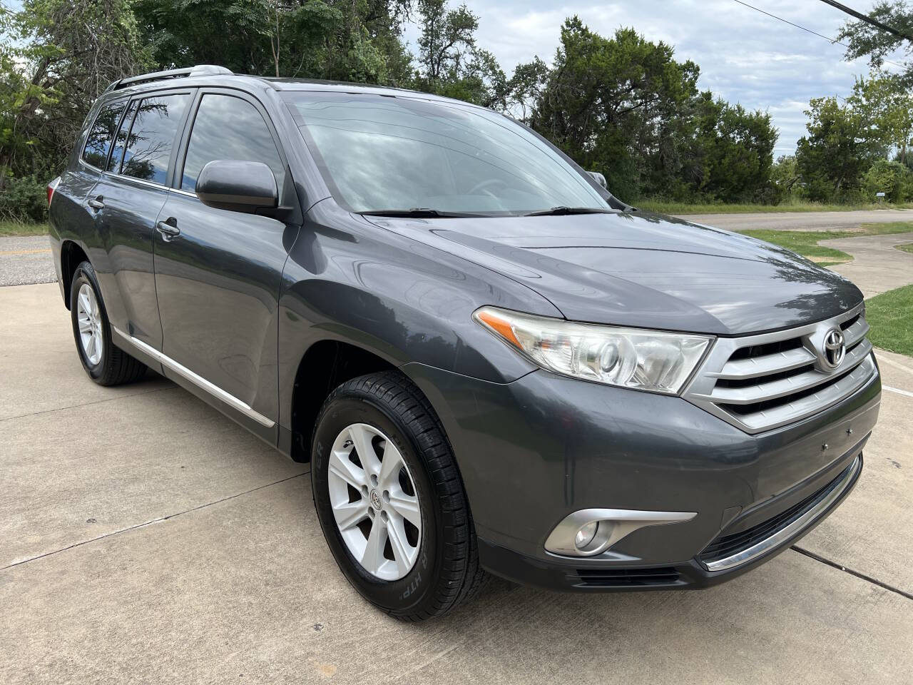 Used Car 2013 Toyota Highlander  Plus 4dr Suv (2.7l L4) For Sale Under $12,000 In Austin, Texas