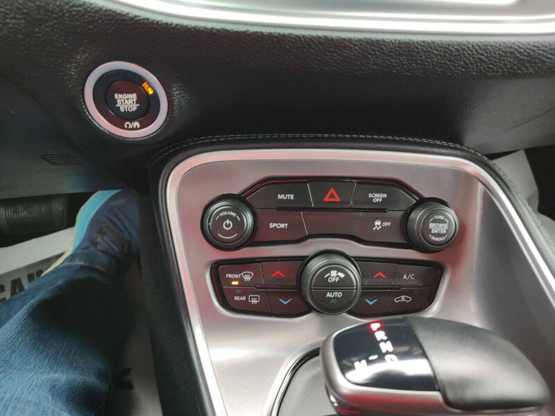 2021 Dodge Challenger SXT