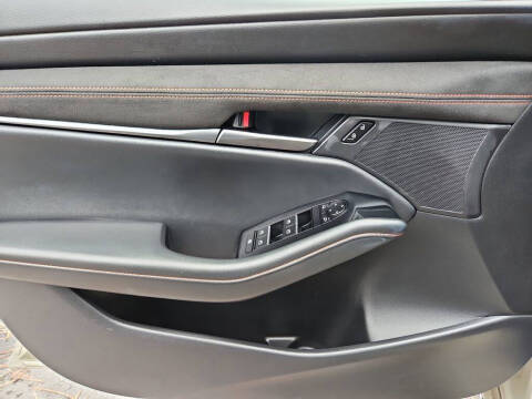 2024 Mazda Mazda3 Hatchback 2.5 Carbon Turbo