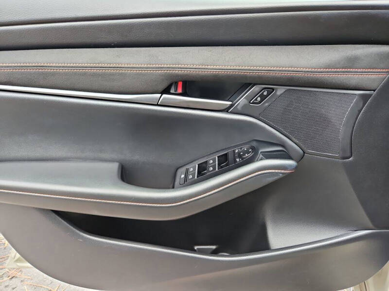 2024 Mazda Mazda3 Hatchback 2.5 Carbon Turbo