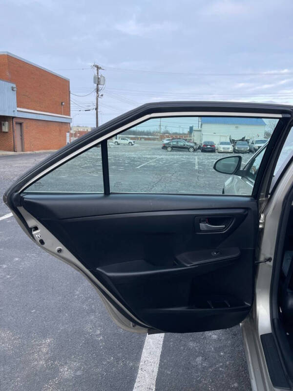 2017 Toyota Camry SE